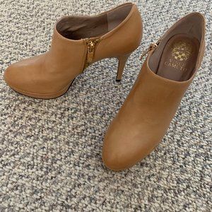 Vince Camuto Leather Ankle Boot. Size 7M. Camel color.